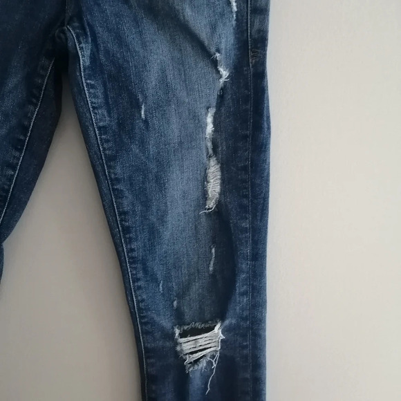 Frame Le Skinny De Jeanne Distressed Jeans in Matteson Wash 25 - Picture 11 of 15